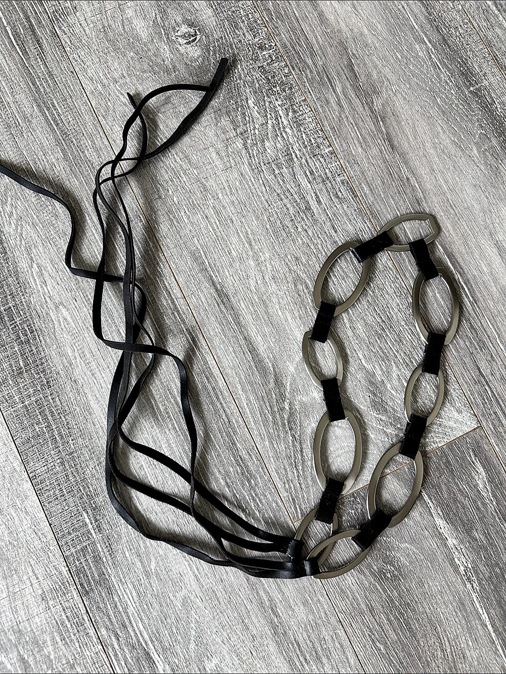Link Belt in Black & Gray Like New